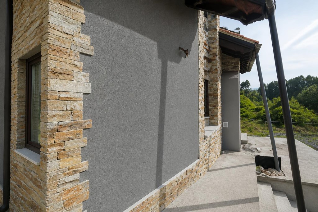 Foto 1 Acabado liso y duradero: revestimientos acrílicos para fachadas en Narón