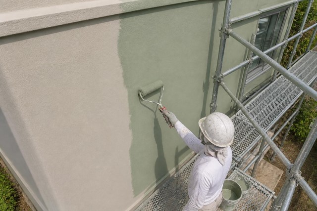 Renueve la fachada de su edificio con pintura exterior en Narón - Imagen 1